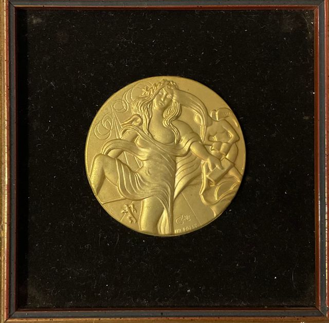 Salvador Dalí bassorilievo "La Poesia"