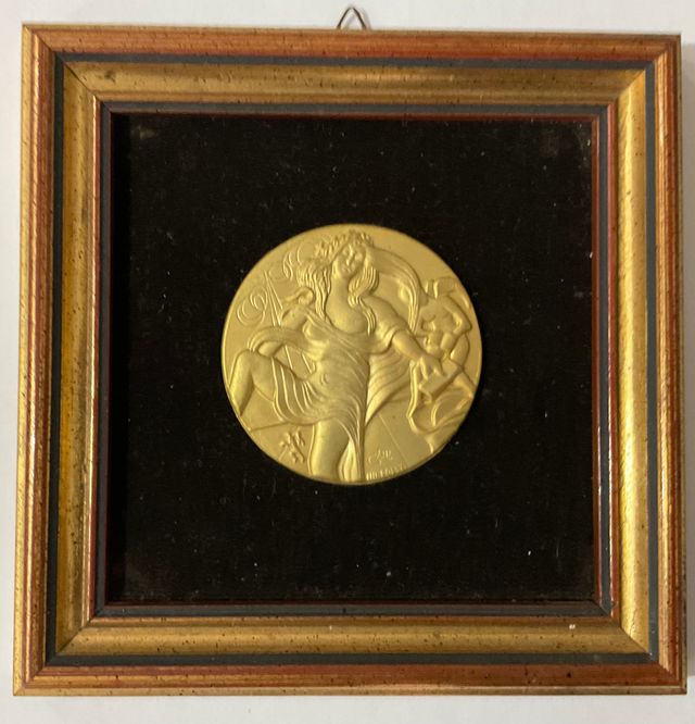 Salvador Dalí bassorilievo "La Poesia"