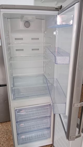 Nevera Beko Inox con garantía