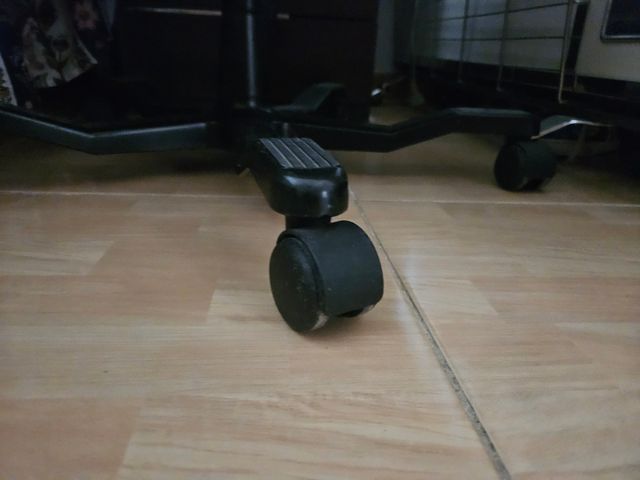 Silla de escritorio polipiel negra