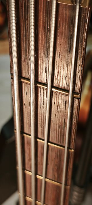 Bajo Warwick Corvette 1997 Modificado