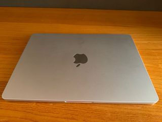 MacBook Air M3 512GB 16GB Plata Garantía Nov 2025