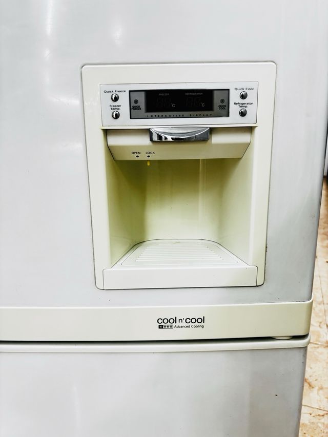 Nevera Samsung con despensador  Blanca