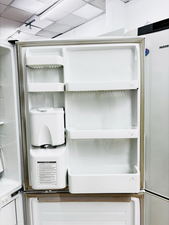 Nevera Samsung con despensador  Blanca