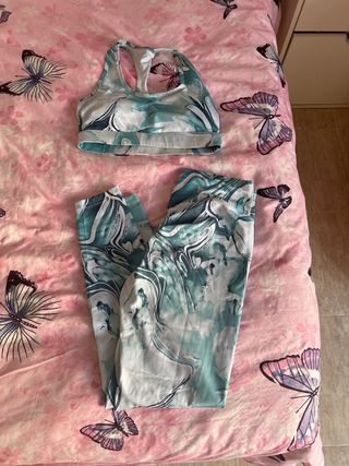 Conjunto Leggings y Top Deportivo