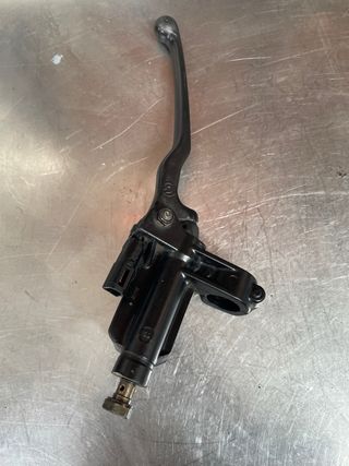 Bomba Freno Izquierda Piaggio X9 2003