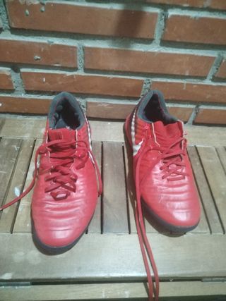 Botas de fútbol Nike Rojas. En buen estado.