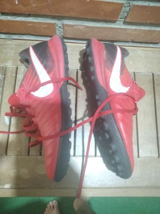 Botas de fútbol Nike Rojas. En buen estado.