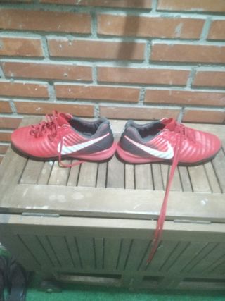 Botas de fútbol Nike Rojas. En buen estado.