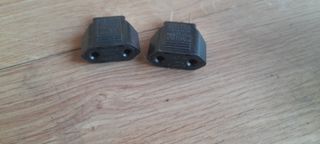 Adaptador de enchufe negro