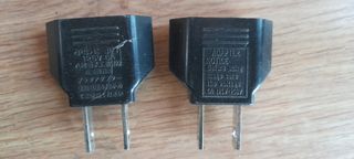 Adaptador de enchufe negro