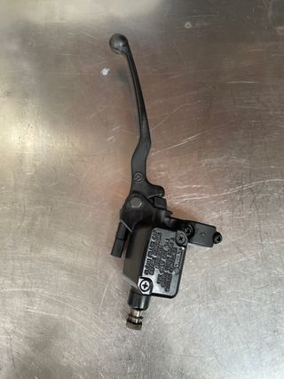 Bomba Freno Derecha Piaggio X9 2003