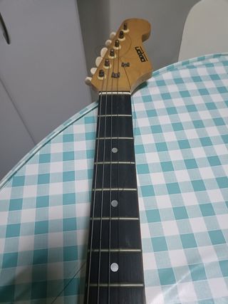 Guitarra Elétrica Vermelha