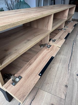 Mueble TV melamina y metal