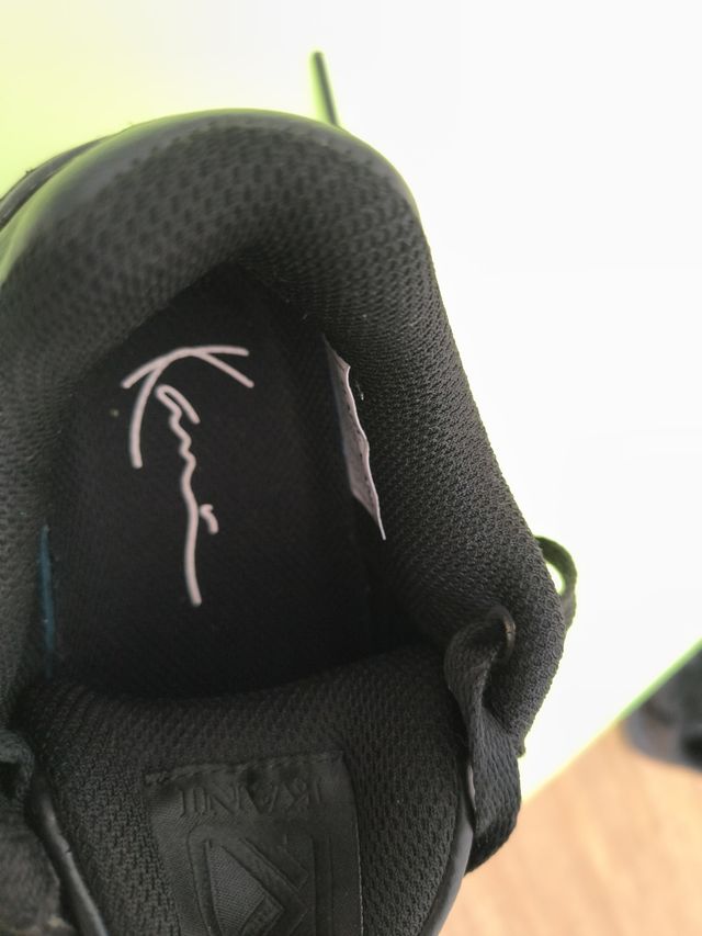 scarpa bambino di colore nero