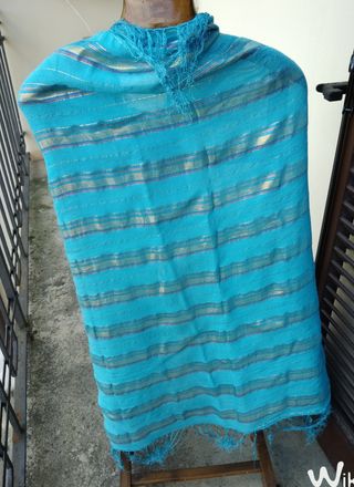 Pashmina Azzurra Maxi con Righe e Frange