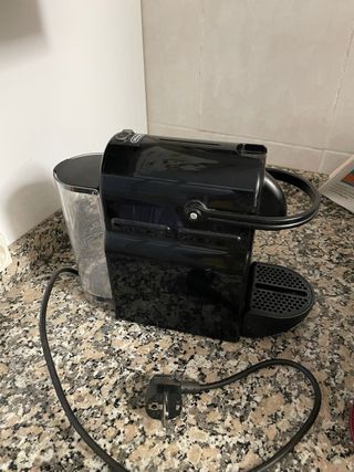 Cafetera Nespresso Delonghi Inissia Negra