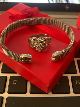 Conjunto de 2 pulseras y anillo 