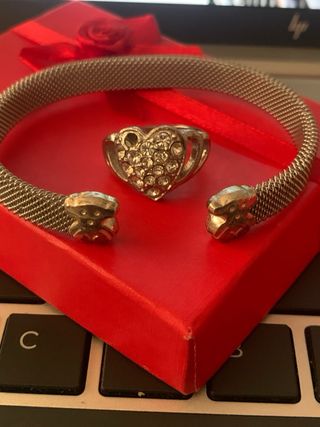 Conjunto de 2 pulseras y anillo 