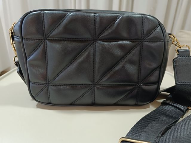 Bolso bandolera acolchado negro