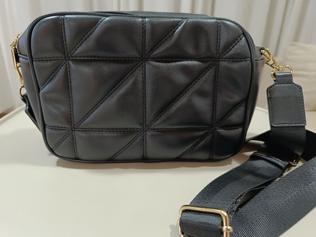 Bolso bandolera acolchado negro