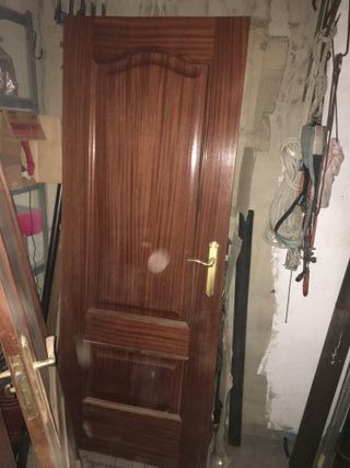 Conjunto de puertas de madera