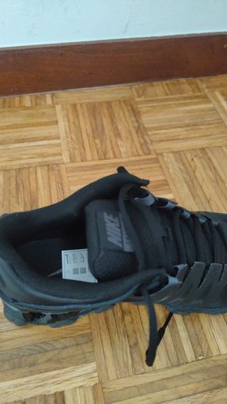 Tenis Nike Reax 8 TR Mesh Negro