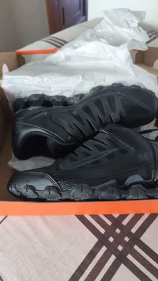 Tenis Nike Reax 8 TR Mesh Negro
