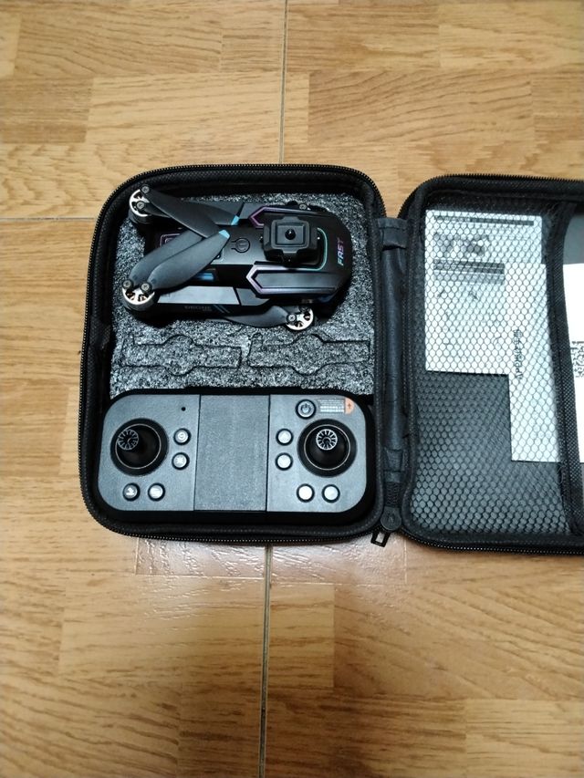 Drone nero e multicolore