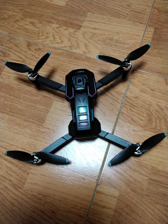 Drone nero e multicolore