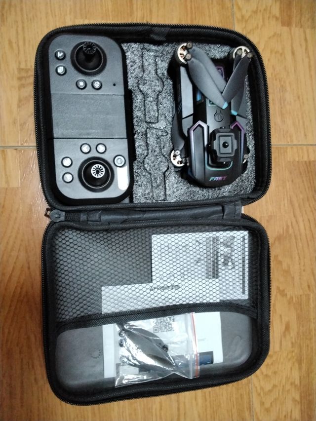 Drone nero e multicolore