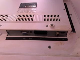 Televisor Nevir Blanco roto