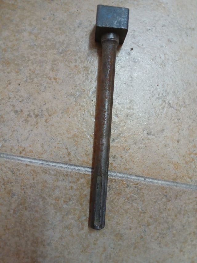 Mocharda con cabeza cuadrada texturizada