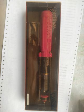 Taladro a pilas Noru con 3 accesorios