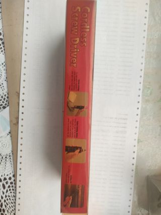 Taladro a pilas Noru con 3 accesorios