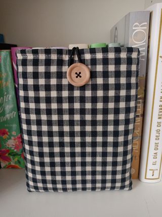 Funda Kindle cuadros blanco y negro