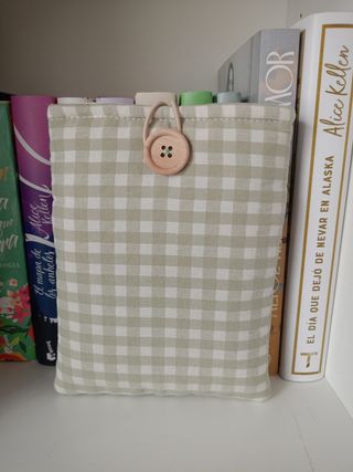Cover Kindle a quadretti verde e beige