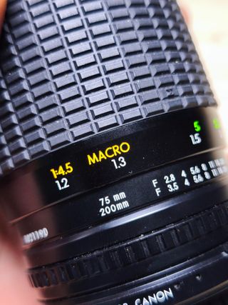 Sigma 75-200mm f2.8/3.5 Vintage mount CANON FD