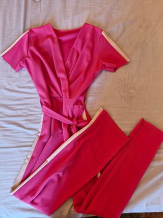 Tuta pantaloni rosa con bande bianche