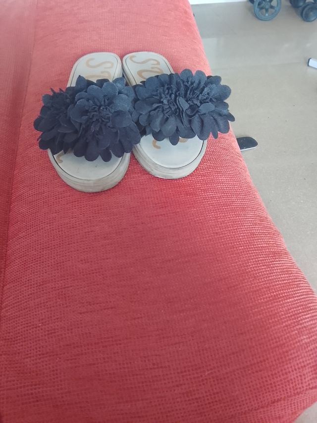 Sandalias de mujer con flores