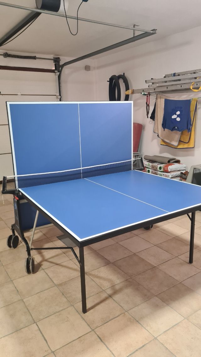 Mesa de ping pong azul