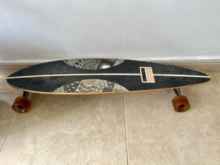 Skate Globe Longboard con Diseño Tribal