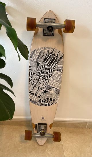 Skate Globe Longboard con Diseño Tribal