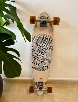 Skate Globe Longboard con Diseño Tribal
