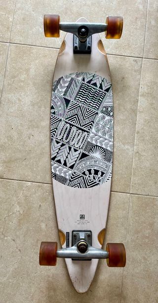 Skate Globe Longboard con Diseño Tribal