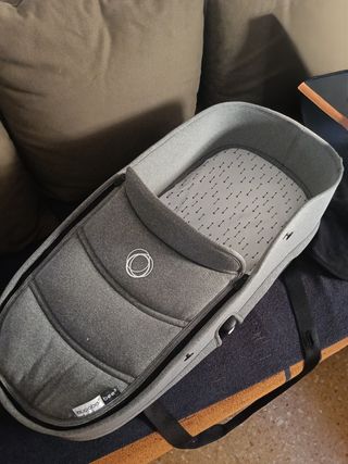 Carro de bebé con sillita y cuco bugaboo