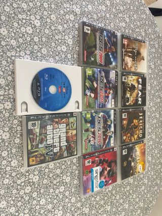Lotto di 8 giochi per PS3: PES, F.E.A.R., GTA IV, Singstar
