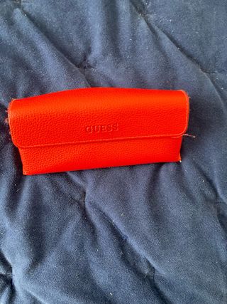 Funda para gafas Guess roja
