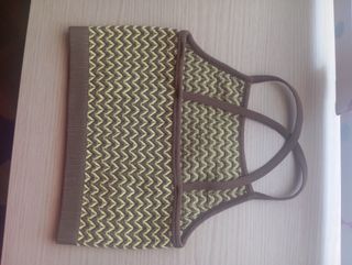 Top marrón y amarillo