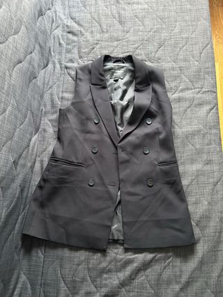 Chaleco Pull and Bear Negro
